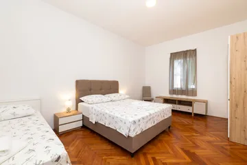 One-Bedroom Apartment in Veli Lošinj for Up to 4