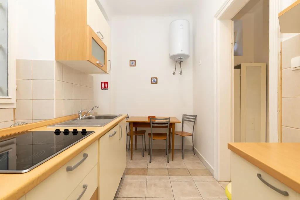 One-Bedroom Apartment in Veli Lošinj for Up to 4