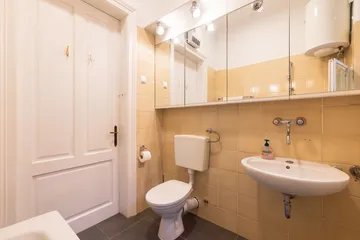 One-Bedroom Apartment in Veli Lošinj for Up to 4