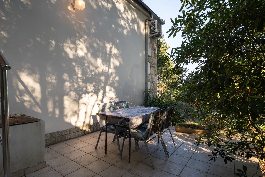 One-Bedroom Apartment in Veli Lošinj for Up to 4