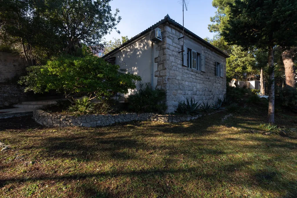 One-Bedroom Apartment in Veli Lošinj for Up to 4