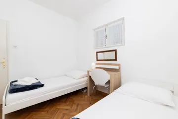 2-Bedroom Apartment in Veli Lošinj for 5 Guests