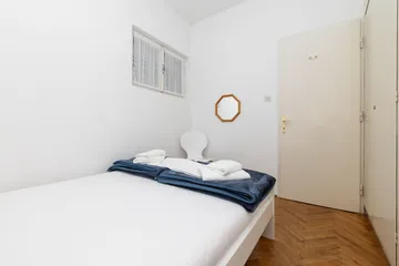 2-Bedroom Apartment in Veli Lošinj for 5 Guests