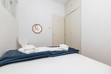 2-Bedroom Apartment in Veli Lošinj for 5 Guests