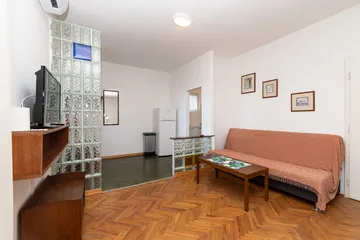 2-Bedroom Apartment in Veli Lošinj for 5 Guests