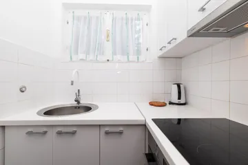 2-Bedroom Apartment in Veli Lošinj for 5 Guests