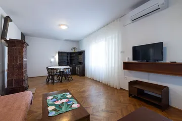 2-Bedroom Apartment in Veli Lošinj for 5 Guests
