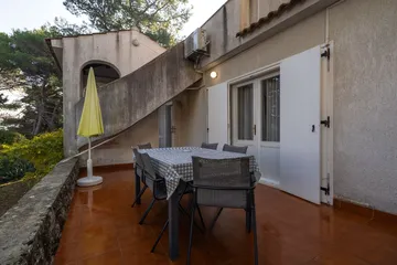 2-Bedroom Apartment in Veli Lošinj for 5 Guests