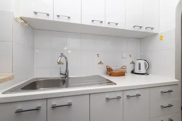 Two-Bedroom Apartment in Veli Lošinj for Up to 6