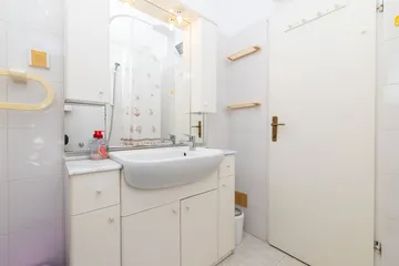 Two-Bedroom Apartment in Veli Lošinj for Up to 6