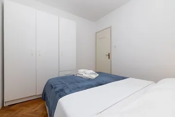 Two-Bedroom Apartment in Veli Lošinj for Up to 6