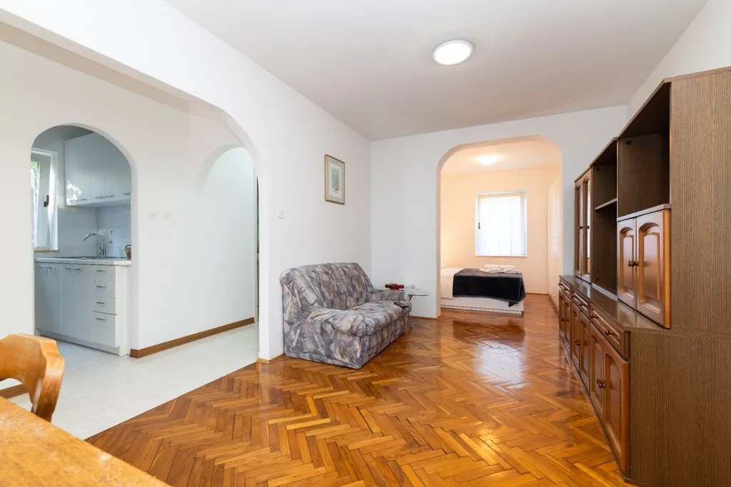 Two-Bedroom Apartment in Veli Lošinj for Up to 6