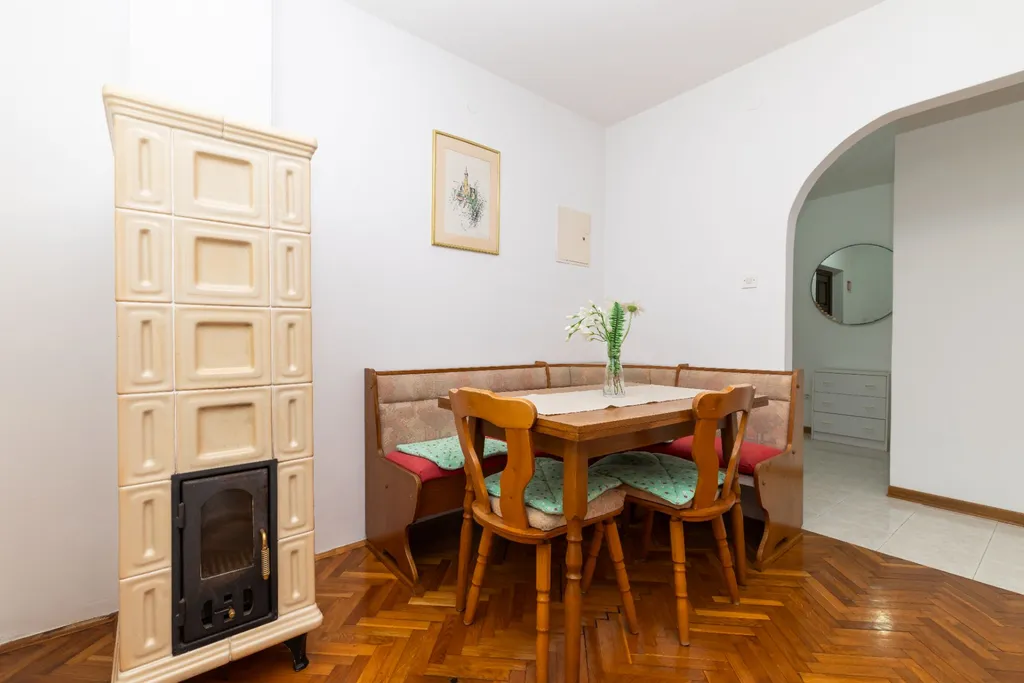 Two-Bedroom Apartment in Veli Lošinj for Up to 6
