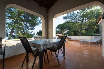 Two-Bedroom Apartment in Veli Lošinj for Up to 6