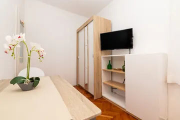 2-Bedroom Apartment in Veli Lošinj for 4