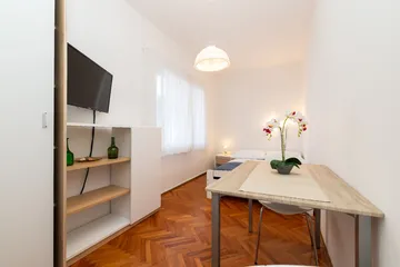 2-Bedroom Apartment in Veli Lošinj for 4