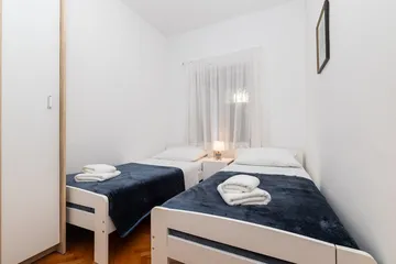 2-Bedroom Apartment in Veli Lošinj for 4