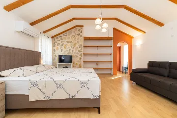 Pet-Friendly Holiday House in Veli Lošinj for 5 Guests