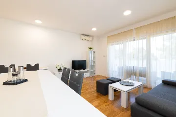 1-Bedroom Apartment in Mali Lošinj for 4