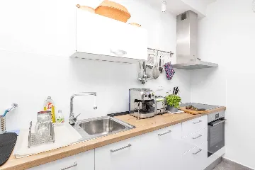 Villa for 12 Guests in Veli Lošinj