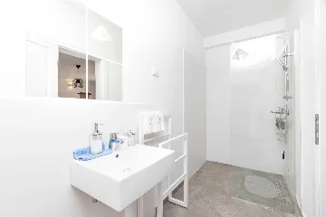 Villa for 12 Guests in Veli Lošinj