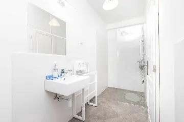 Villa for 12 Guests in Veli Lošinj