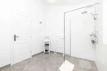 Villa for 12 Guests in Veli Lošinj