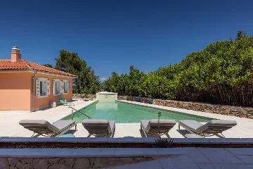 Villa for 12 Guests in Veli Lošinj