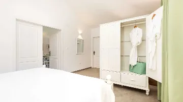 Villa for 12 Guests in Veli Lošinj