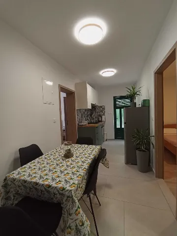 Apartment in Makarska with Sea-View Balcony