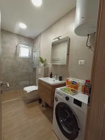 Apartment in Makarska with Sea-View Balcony