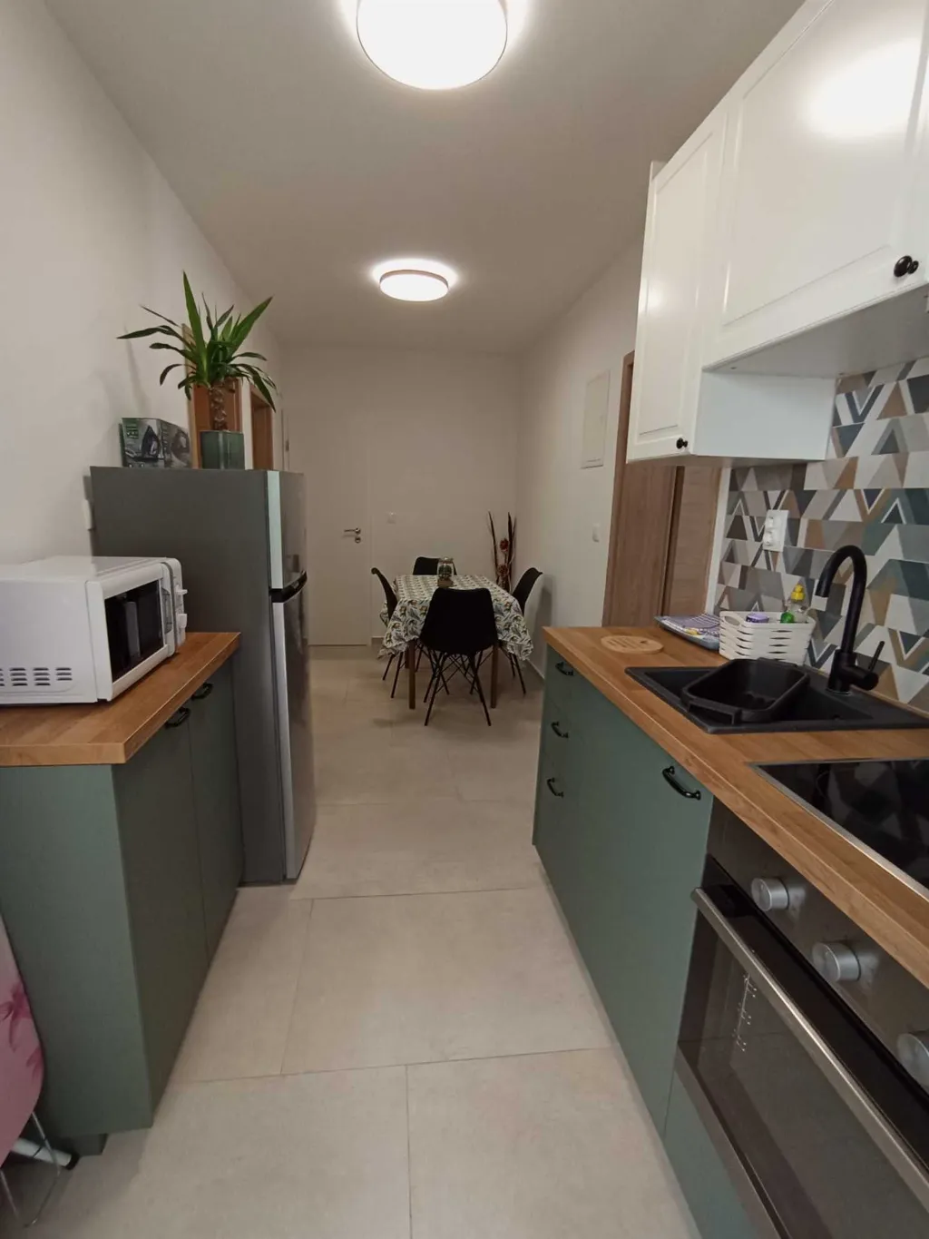 Apartment in Makarska with Sea-View Balcony