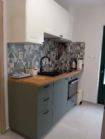 Apartment in Makarska with Sea-View Balcony