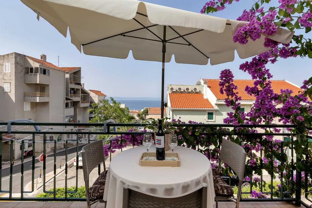 Makarska Balcony Apartment for up to 4 Guests