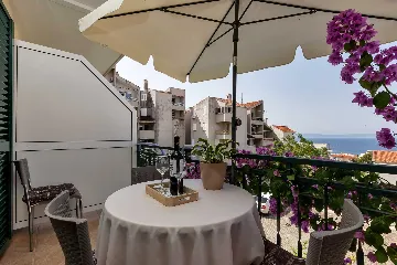 Makarska Balcony Apartment for up to 4 Guests
