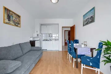 Makarska Balcony Apartment for up to 4 Guests