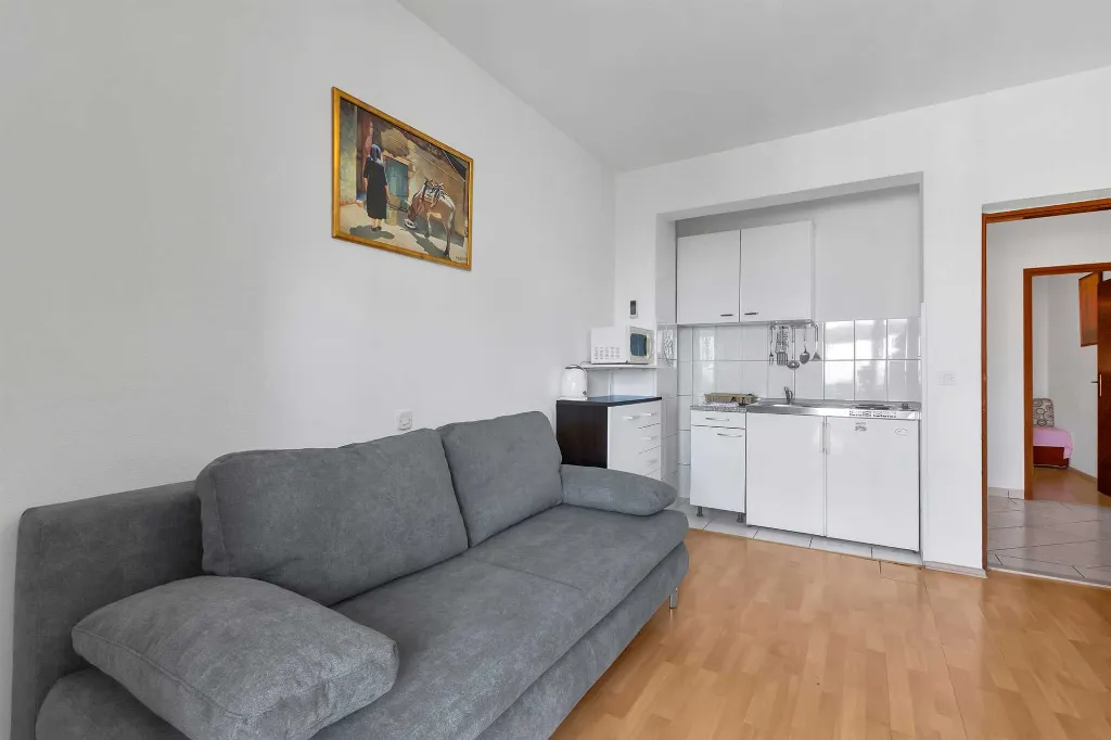 Makarska Balcony Apartment for up to 4 Guests