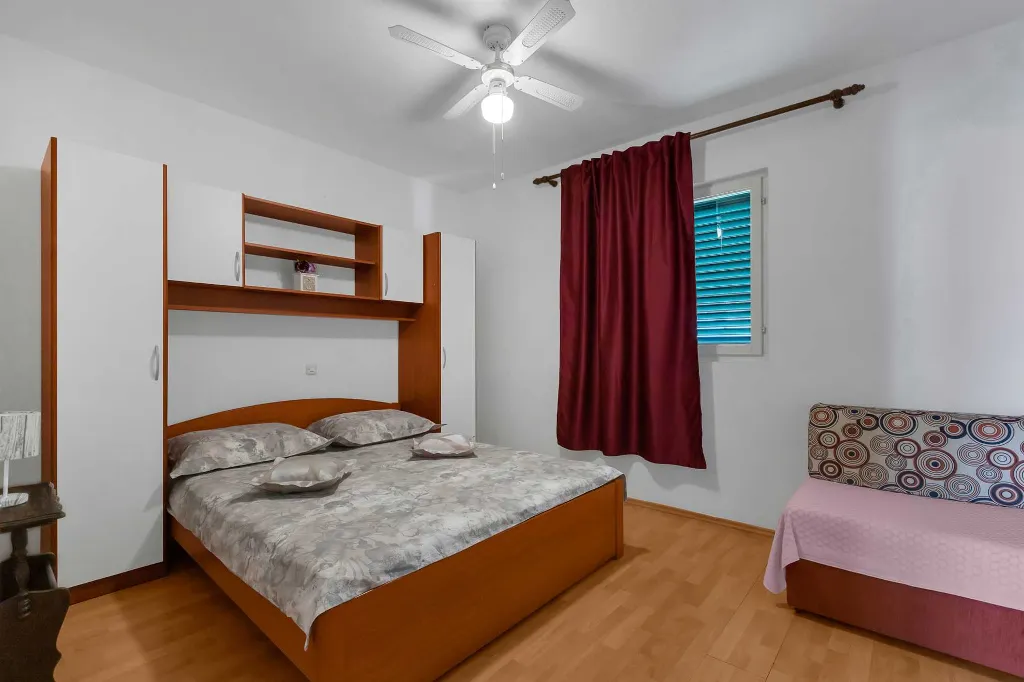 Makarska Balcony Apartment for up to 4 Guests