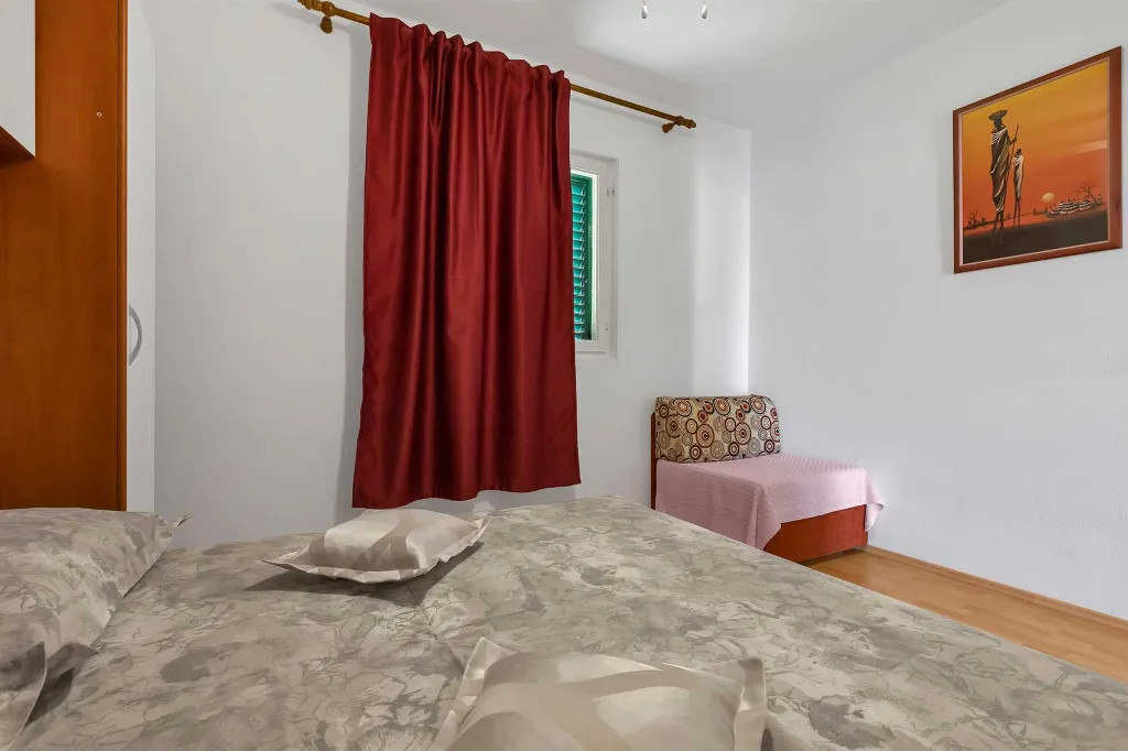 Makarska Balcony Apartment for up to 4 Guests