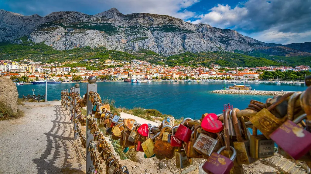 Makarska Apartment for Up to 3 Guests with Sea View
