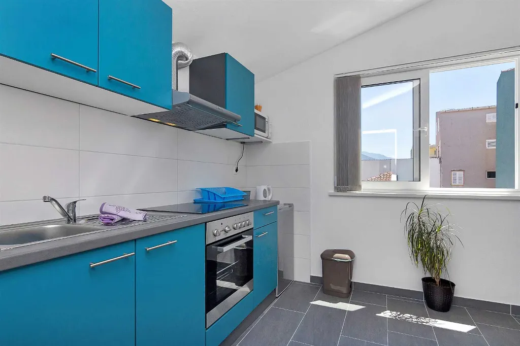 Makarska Apartment for Up to 3 Guests with Sea View