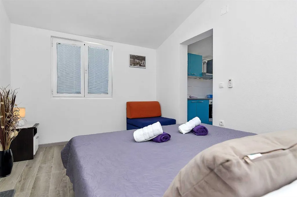 Makarska Apartment for Up to 3 Guests with Sea View