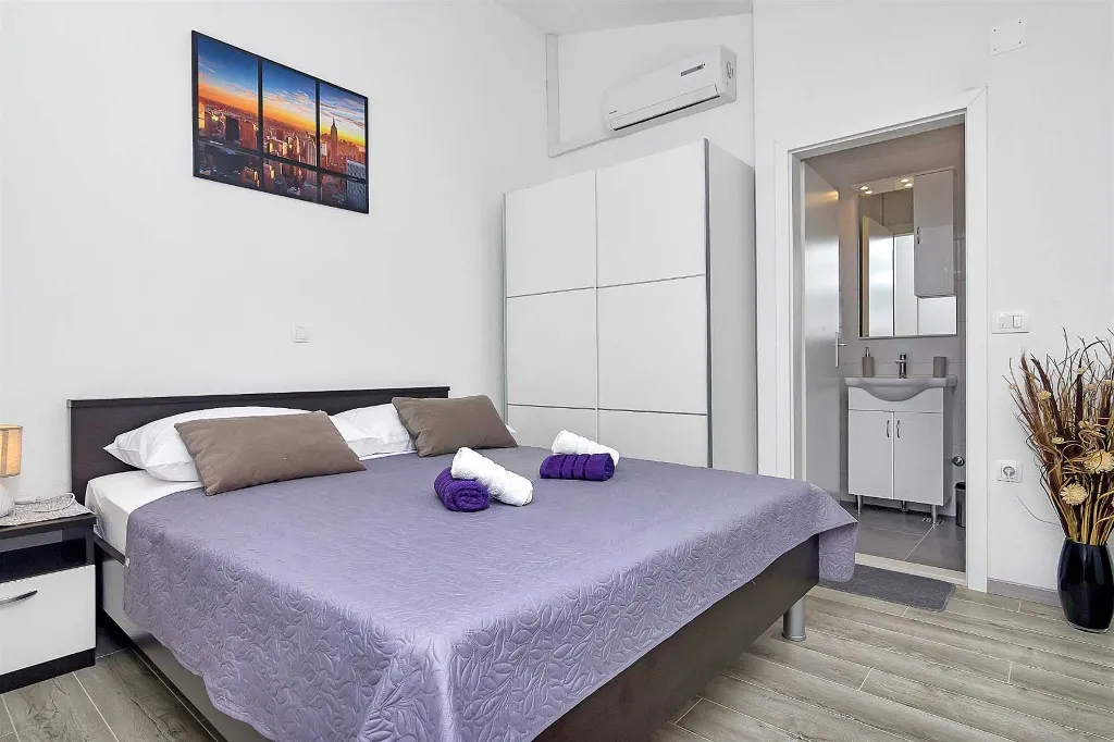 Makarska Apartment for Up to 3 Guests with Sea View