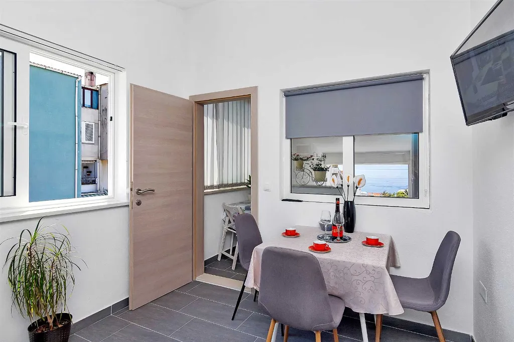 Makarska Apartment for Up to 3 Guests with Sea View