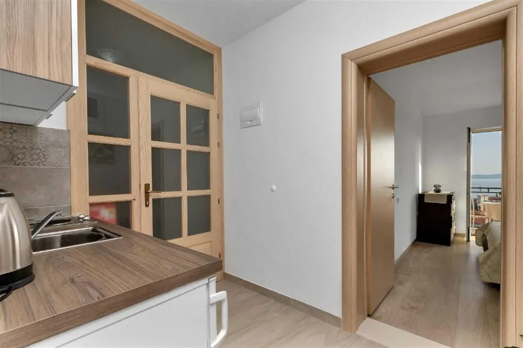 Makarska Apartment with Balcony & Sea View for 4