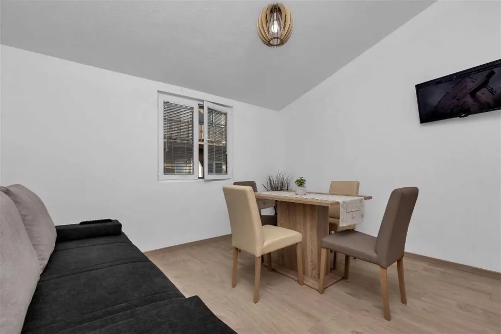 Makarska Apartment with Balcony & Sea View for 4