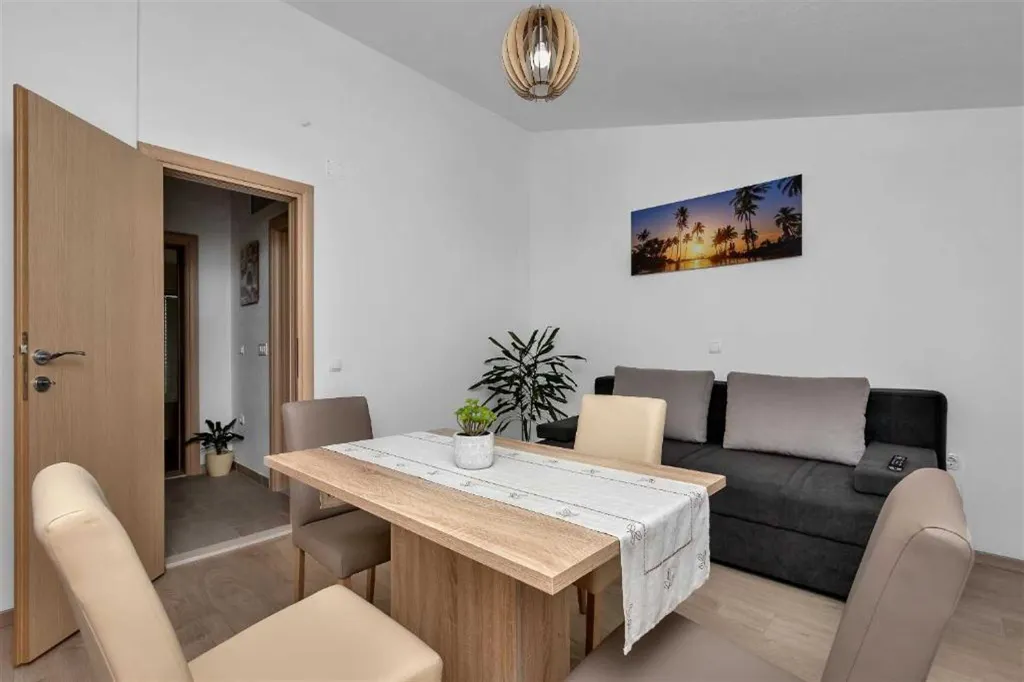 Makarska Apartment with Balcony & Sea View for 4