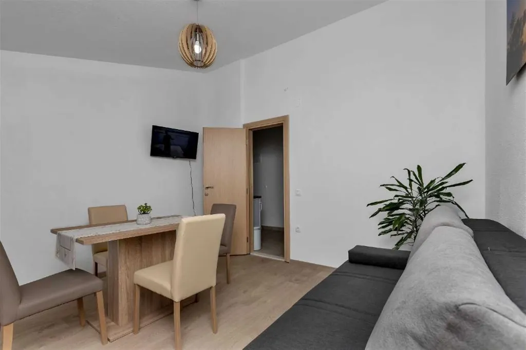 Makarska Apartment with Balcony & Sea View for 4