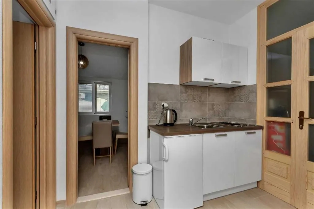 Makarska Apartment with Balcony & Sea View for 4