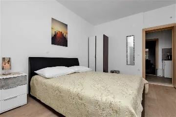 Makarska Apartment with Balcony & Sea View for 4